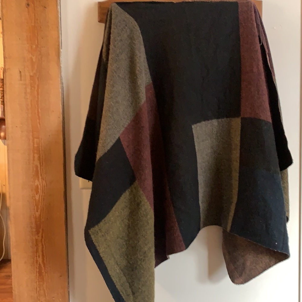 Beautiful Multi-Color Block Cape - image 2